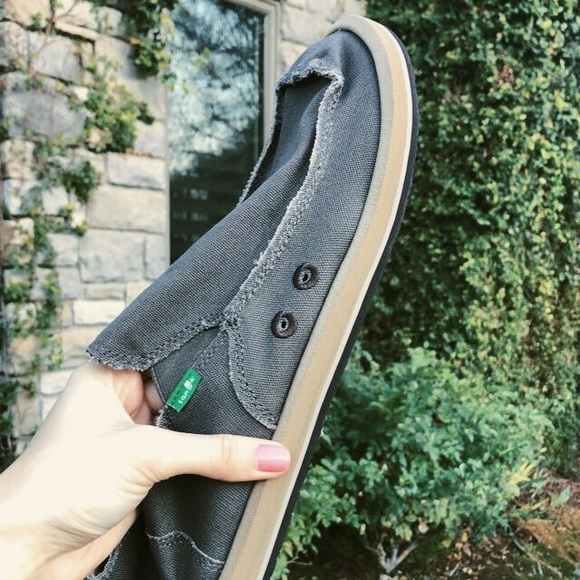 Sanuk Other - NWOT! Sanuks